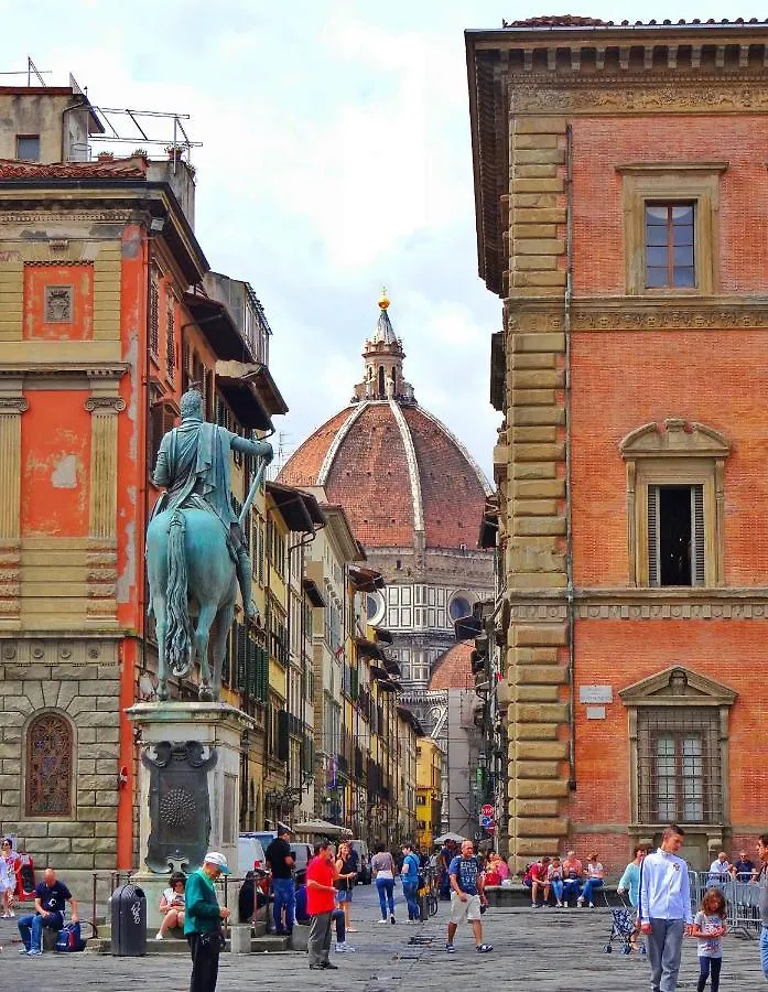 New Opening Special,Historic Center,Private Patio Apartment Florence